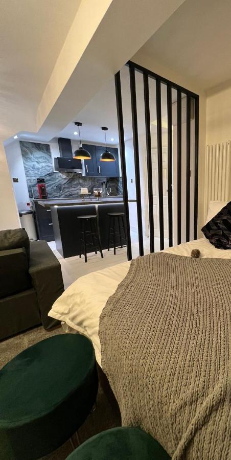 Newly Renovated Modern Studio Apartment In West Kensington Londres Exterior foto