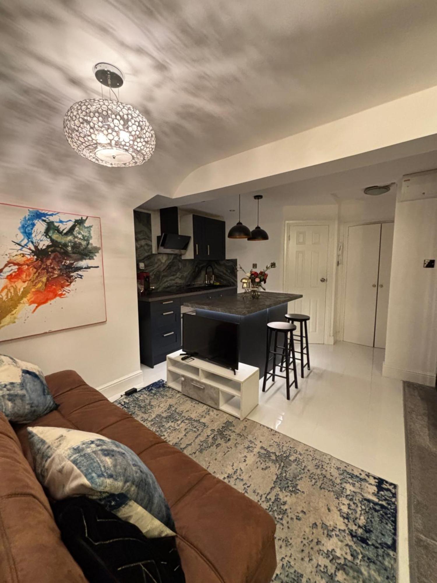 Newly Renovated Modern Studio Apartment In West Kensington Londres Exterior foto
