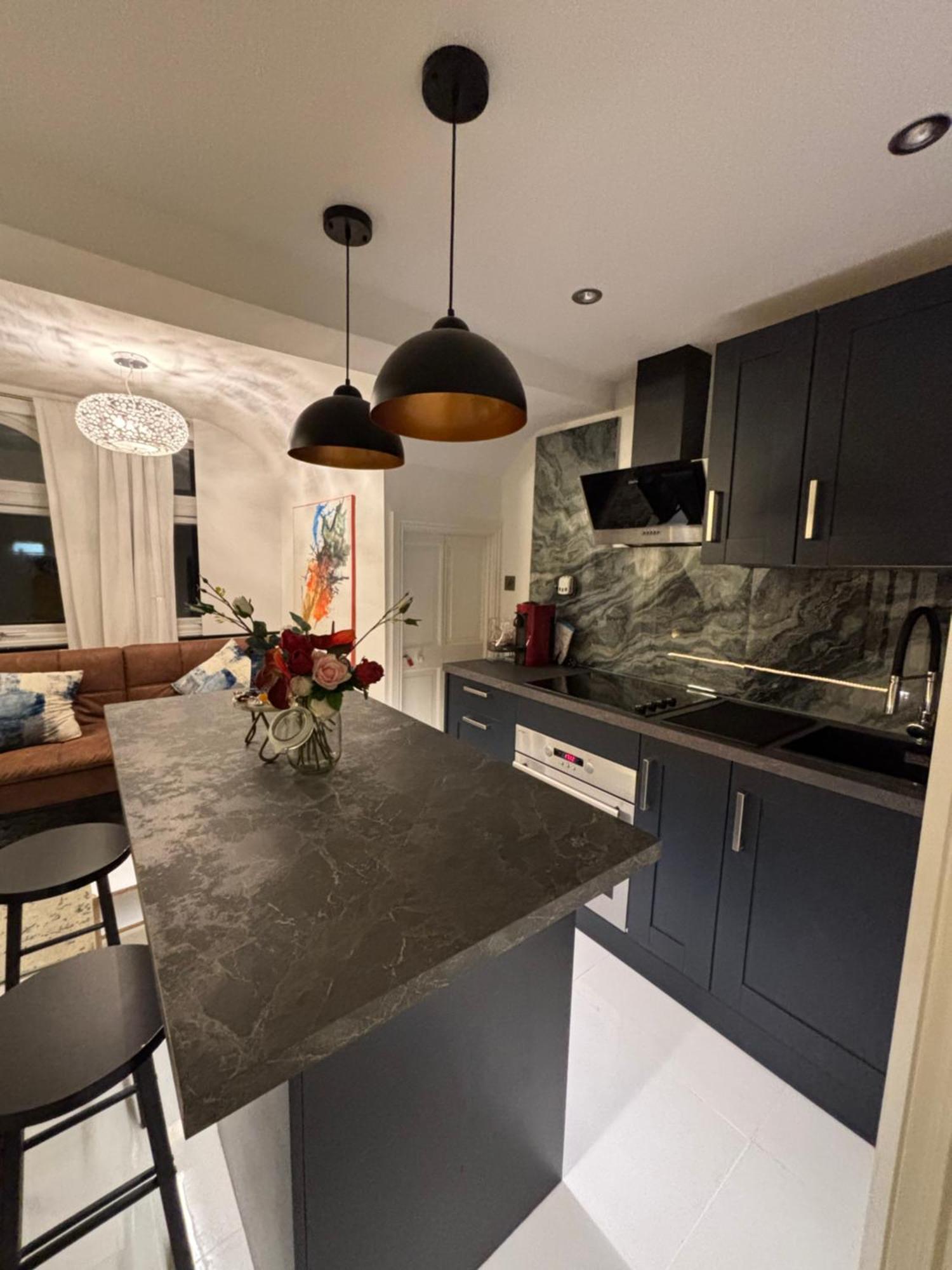 Newly Renovated Modern Studio Apartment In West Kensington Londres Exterior foto